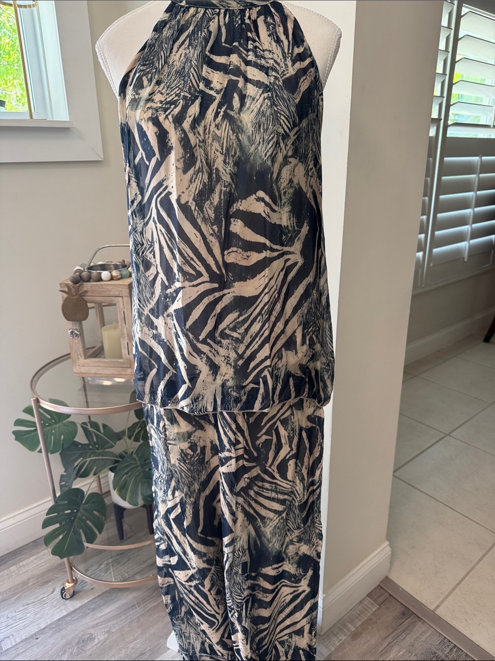 Made in Italy-Sleeveless Zebra-Print palazzo pant Set in dark blue and cream